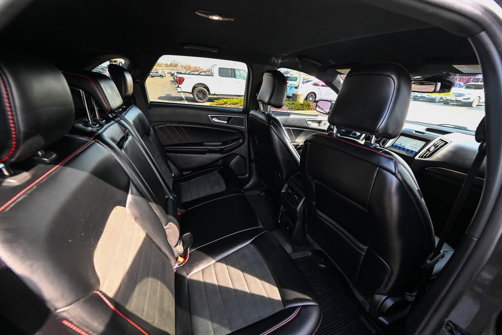 Used 2020 Ford Edge ST-Line w/ Cold Weather Package image 25