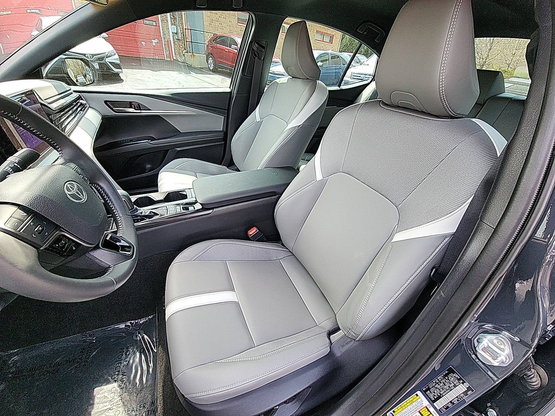 Certified 2025 Toyota Camry SE w/ Convenience Package image 18