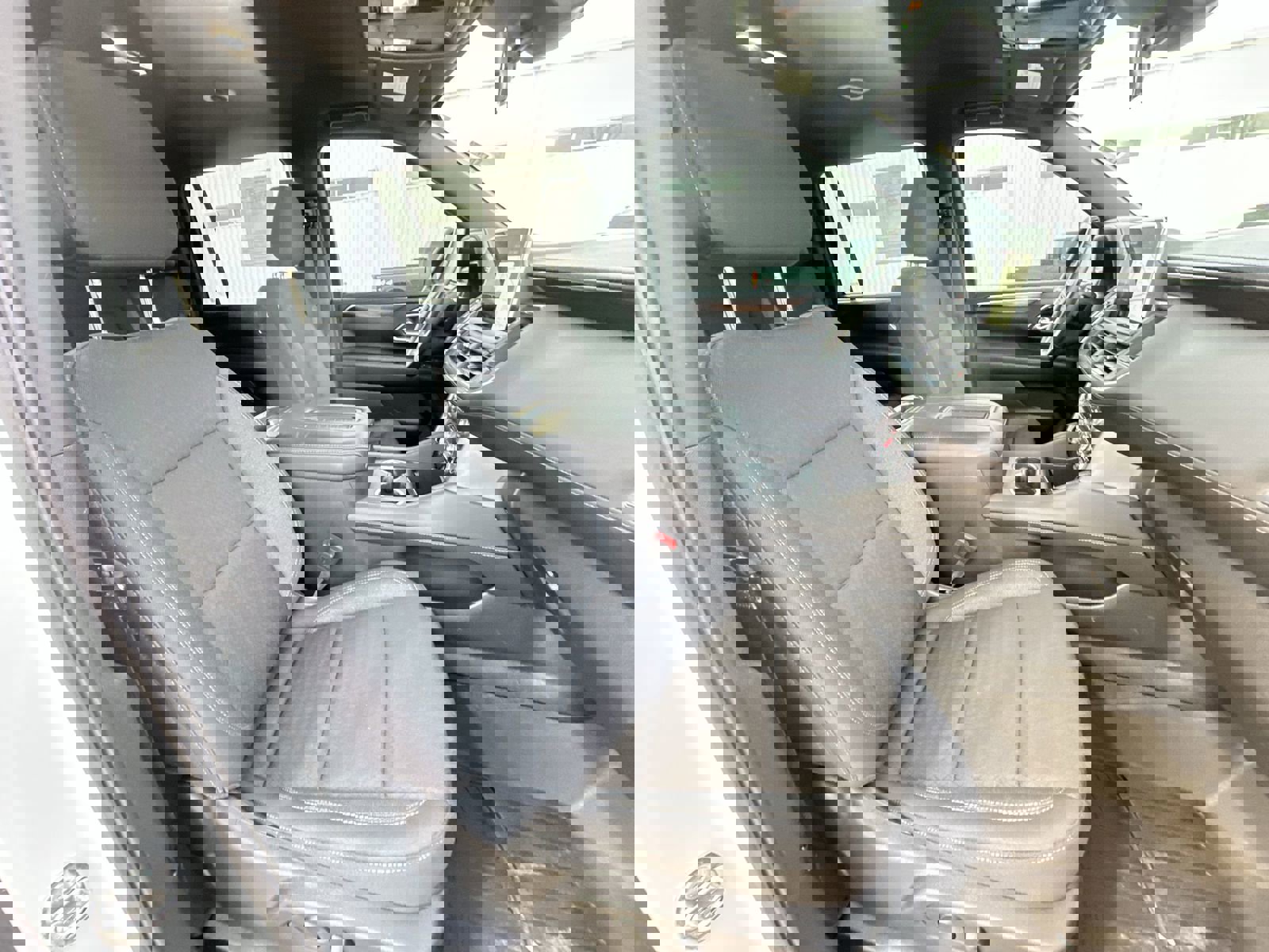 Used 2024 GMC Yukon XL SLE w/ Gmc Pro Safety Plus Package image 28