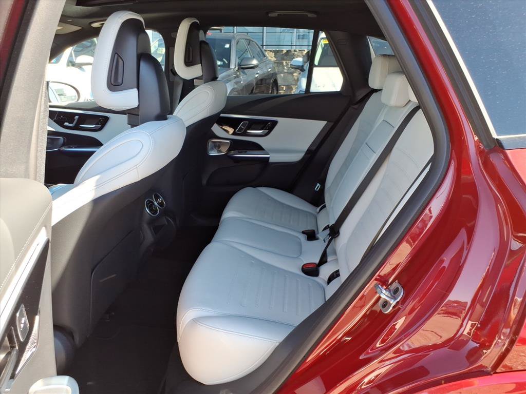 Used 2026 Mercedes-Benz GLC 300 4MATIC image 13