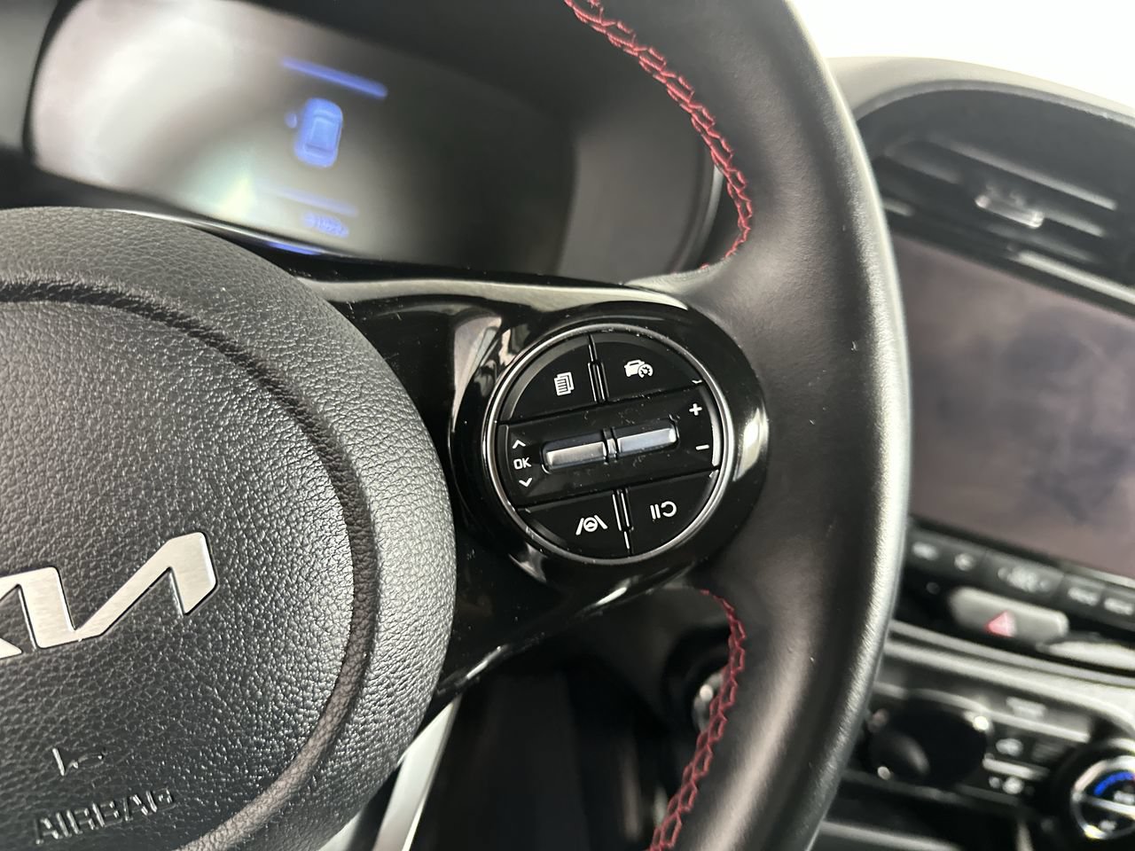 Certified 2025 Kia Soul GT-Line FWD image 7