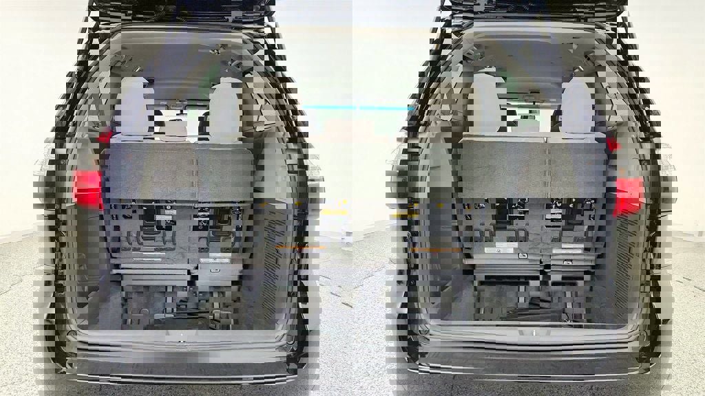 Used 2017 Toyota Sienna LE image 21