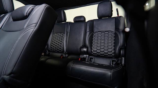 Used 2025 Jeep Gladiator Sport image 36