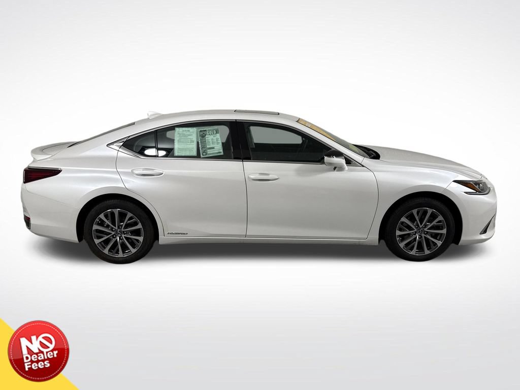 Used 2022 Lexus ES 300h w/ Premium Package FWD image 2
