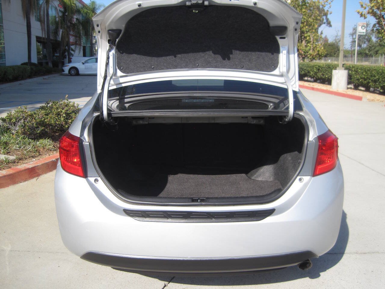 Used 2017 Toyota Corolla SE w/ Protection Package FWD image 15