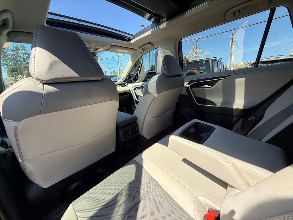 Used 2022 Toyota RAV4 Limited image 15