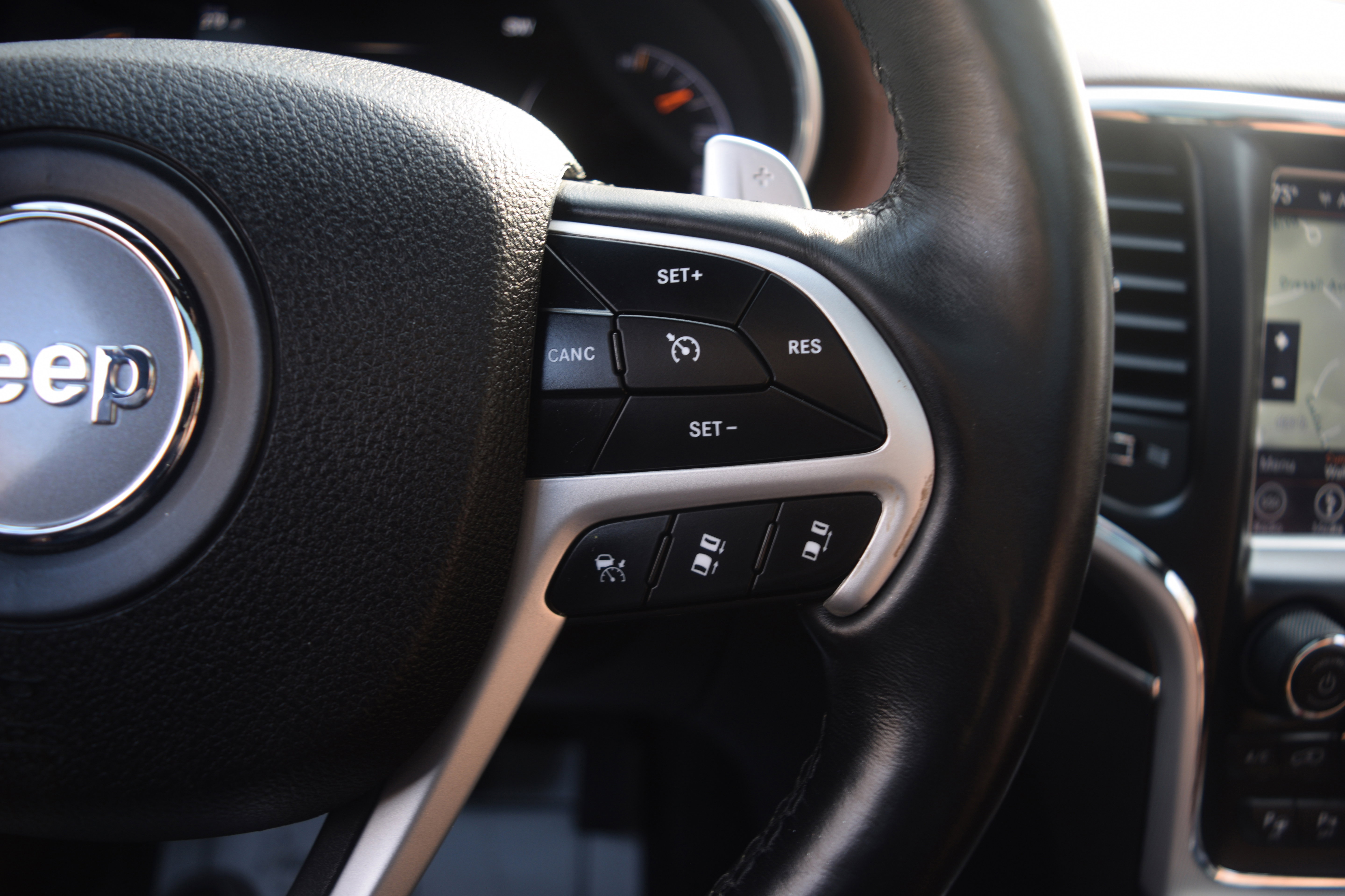 Used 2018 Jeep Grand Cherokee Summit w/ Platinum Series Group image 5