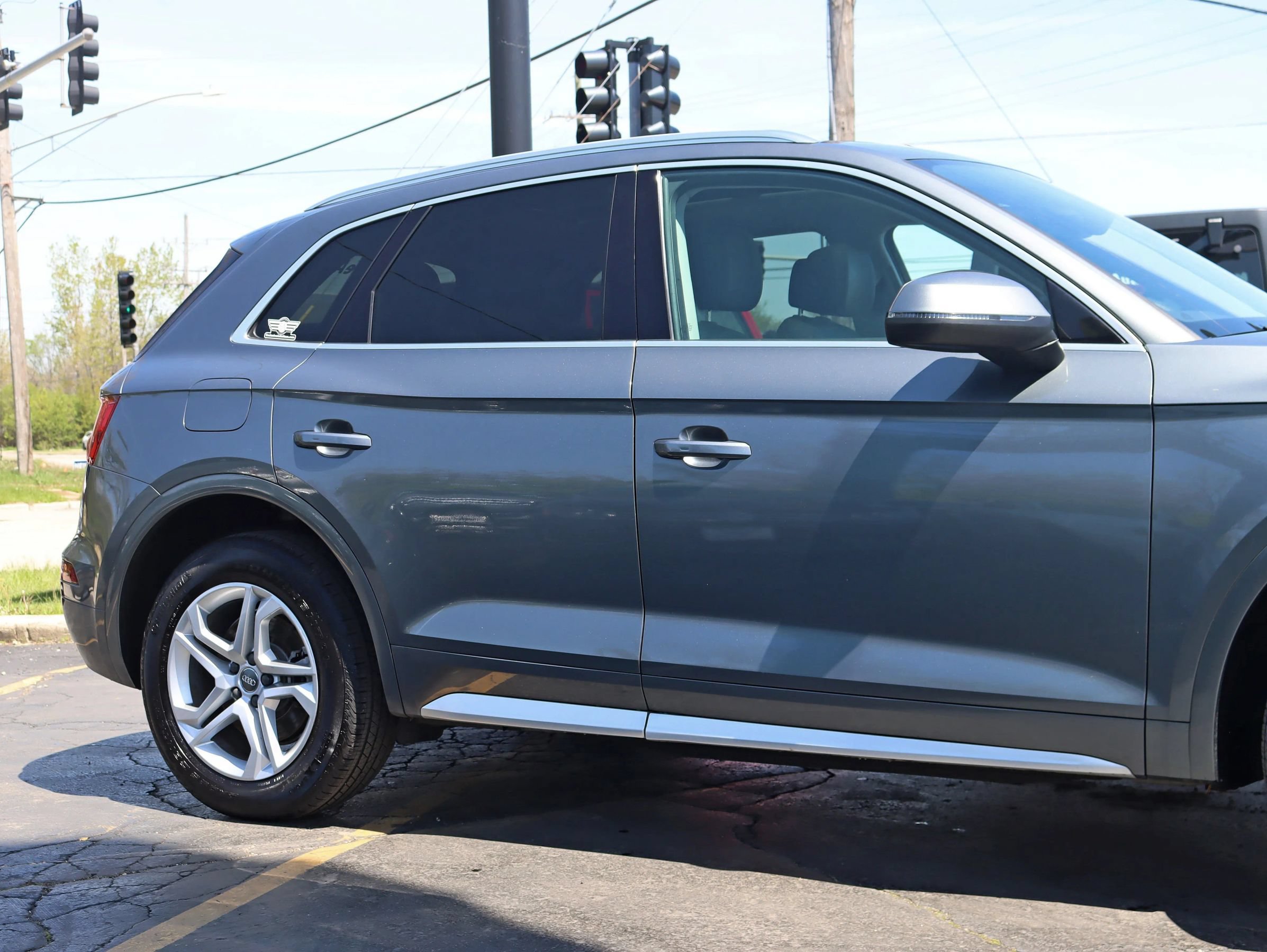 Used 2019 Audi Q5 2.0T Premium w/ Convenience Package AWD/4WD image 4