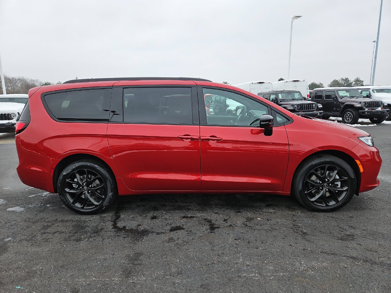 New 2026 Chrysler Pacifica Select w/ S Appearance Package AWD/4WD image 8