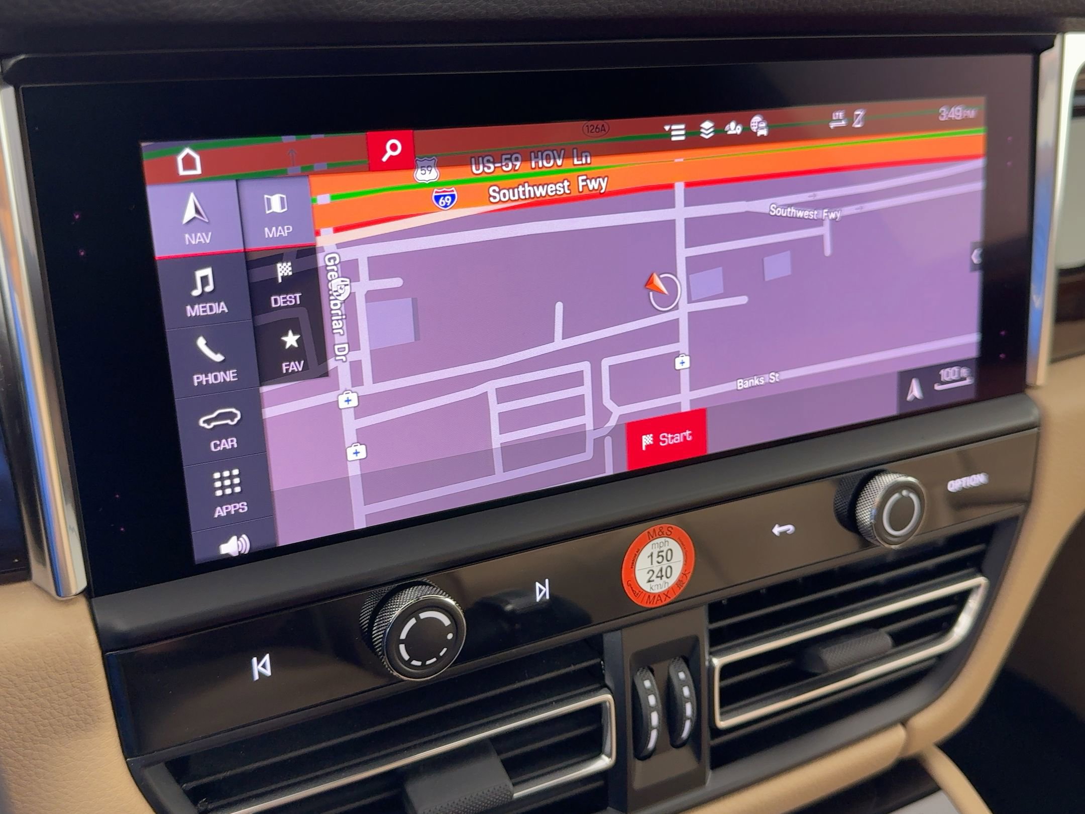 Certified 2025 Porsche Macan image 23