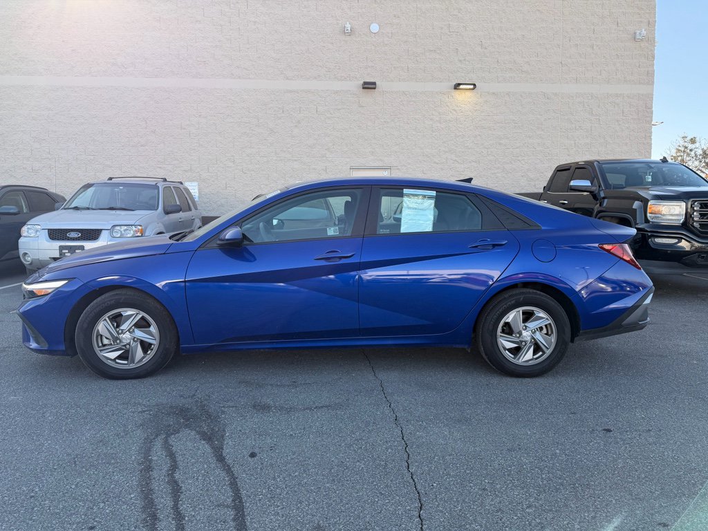 Certified 2024 Hyundai Elantra SE image 2