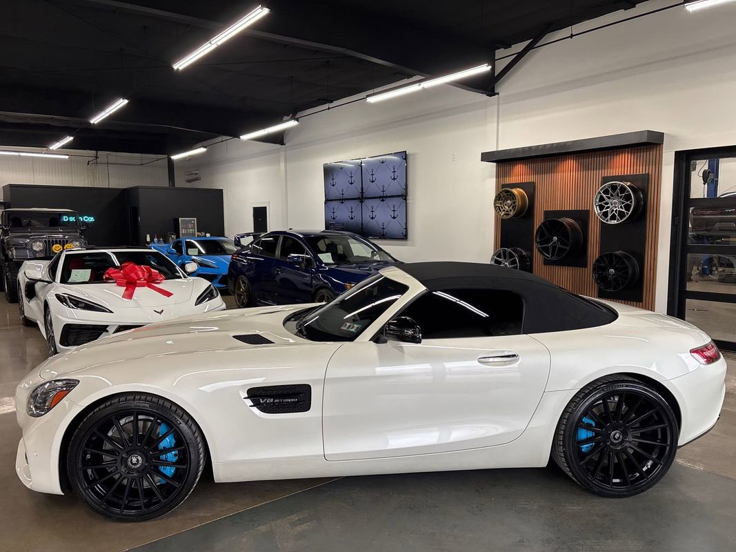 Used 2018 Mercedes-Benz AMG GT Roadster w/ Lane Tracking Package image 5