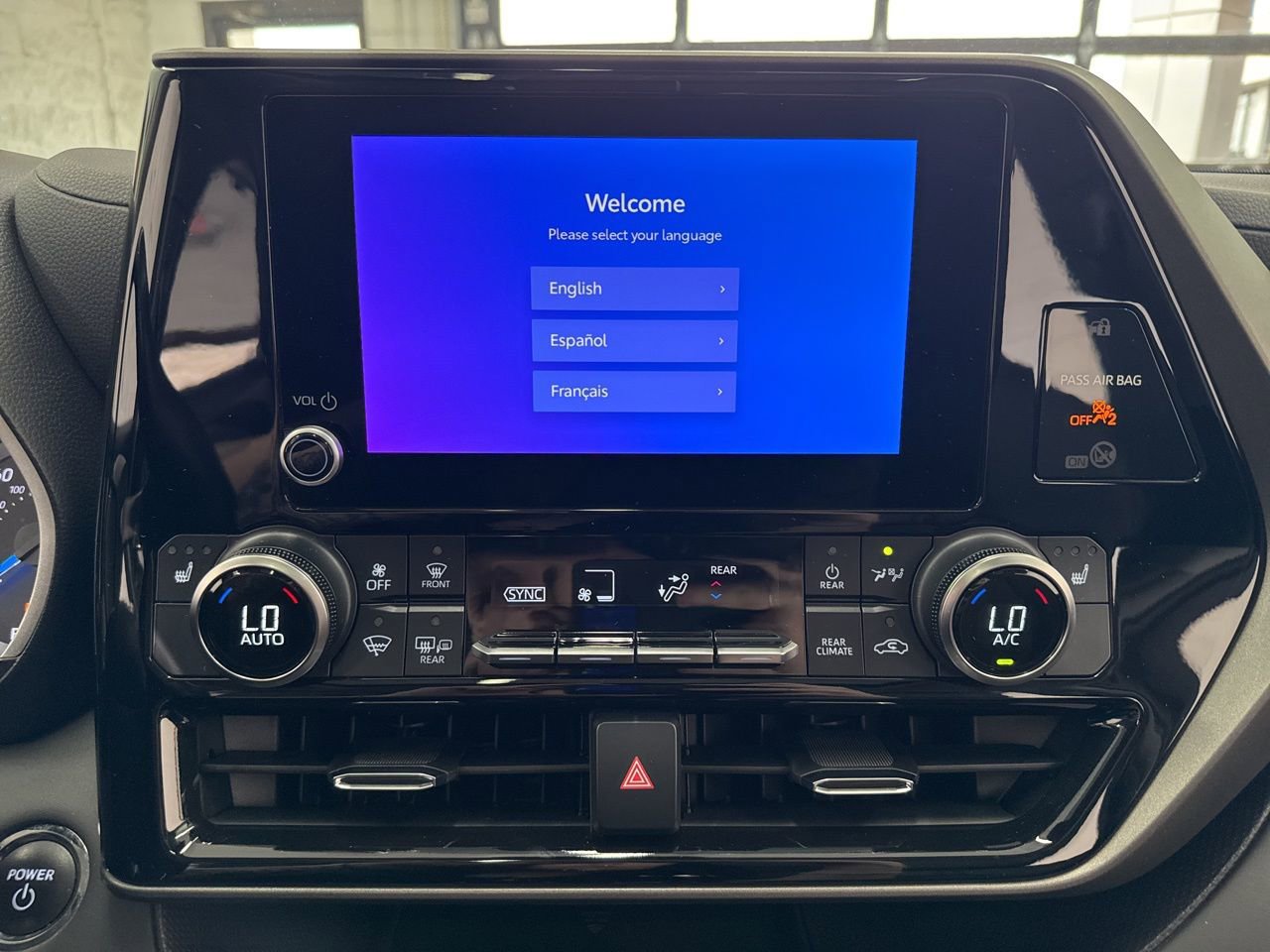 Used 2023 Toyota Highlander XLE image 26