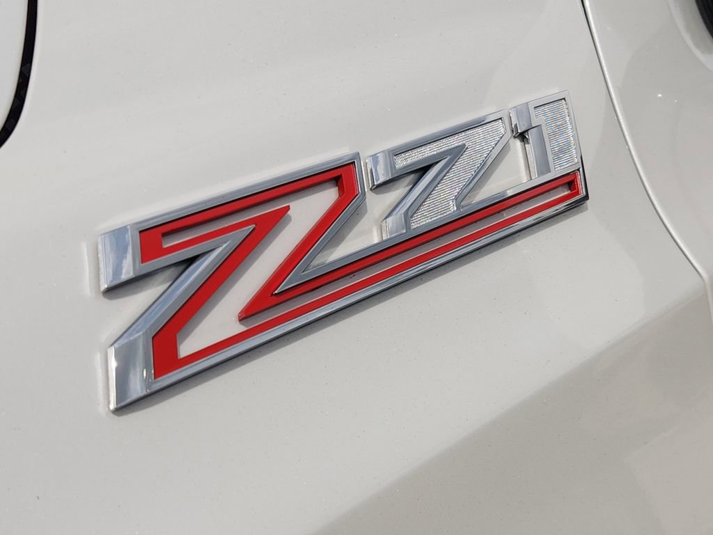 Used 2025 Chevrolet Tahoe Z71 w/ Comfort Package AWD/4WD image 12