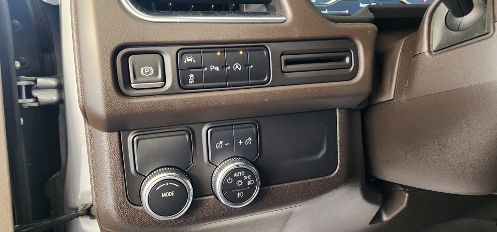 Used 2023 GMC Yukon SLT image 23