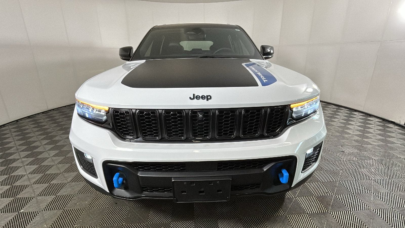 Used 2024 Jeep Grand Cherokee Trailhawk AWD/4WD image 8