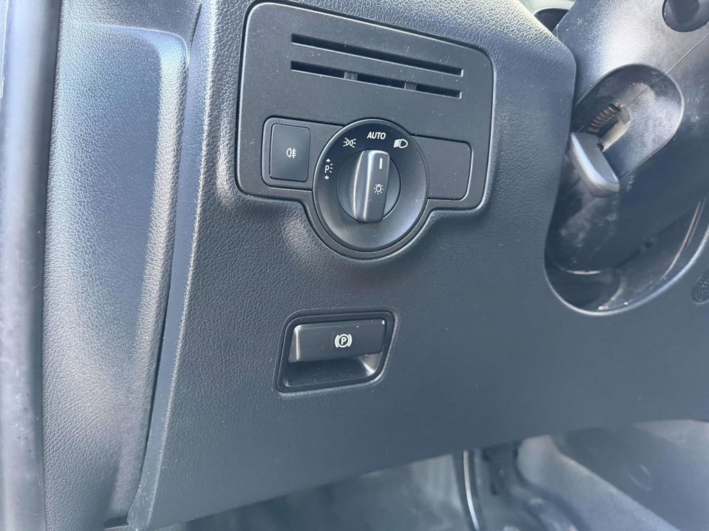 Used 2021 Mercedes-Benz Metris image 25