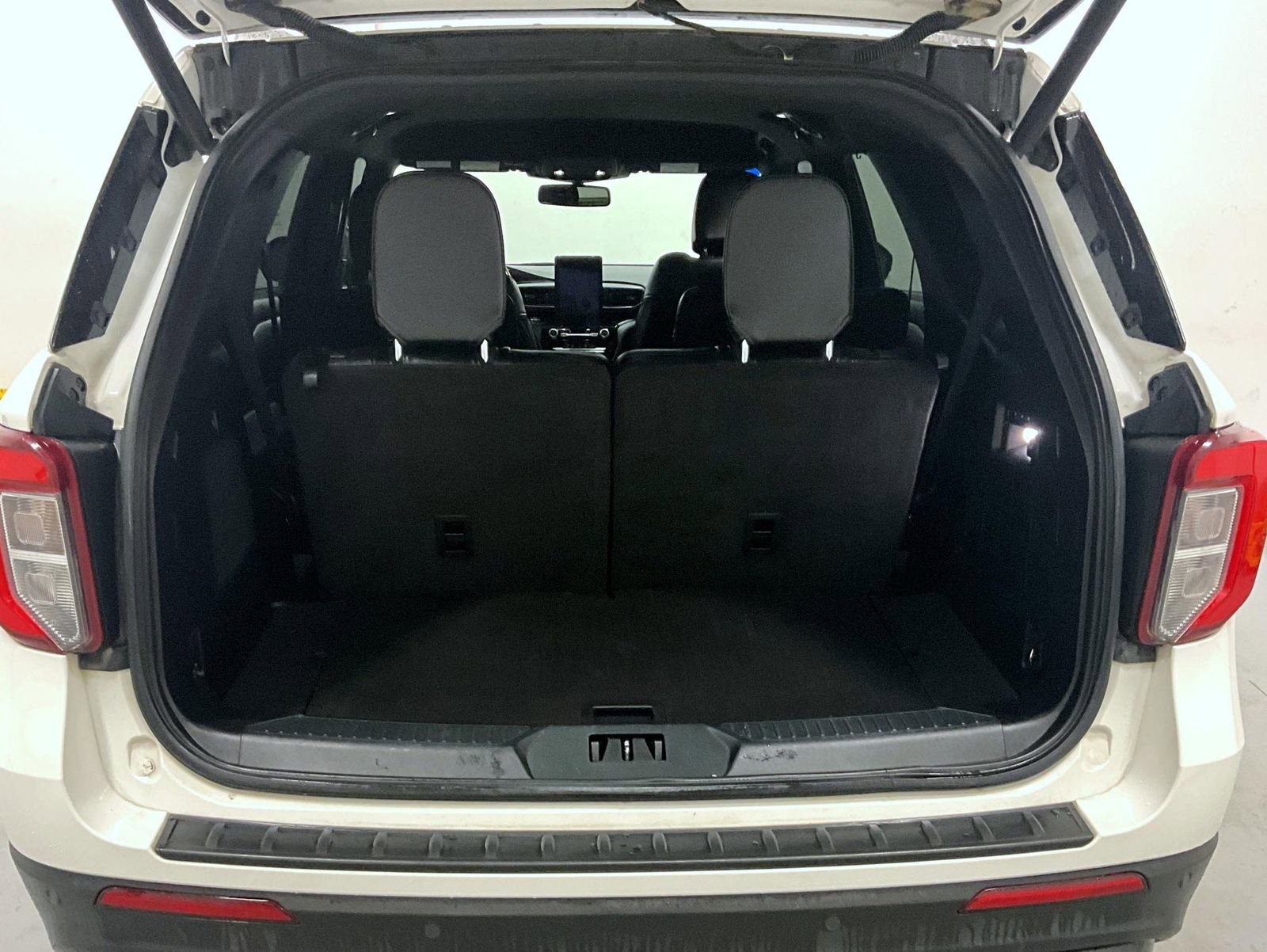 Used 2021 Ford Explorer ST w/ Equipment Group 401A image 9