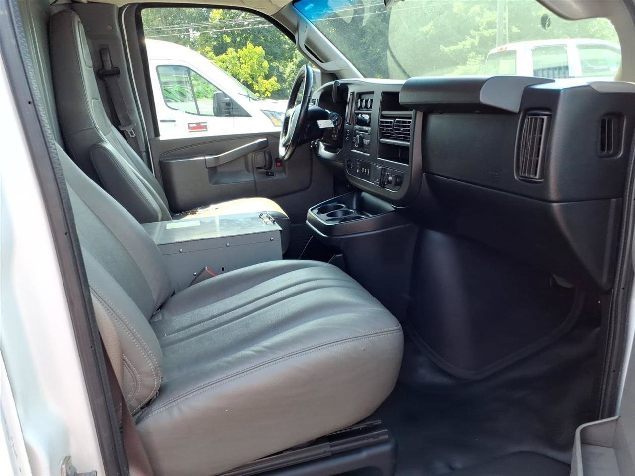 Used 2018 Chevrolet Express 3500 Extended w/ Driver Convenience Package RWD image 10