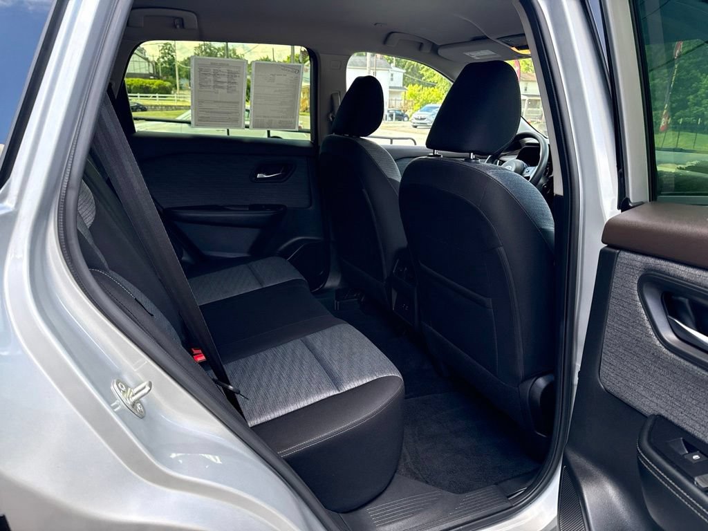 Used 2023 Nissan Rogue SV AWD/4WD image 25