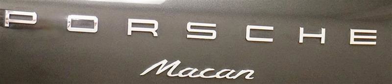Used 2018 Porsche Macan AWD/4WD image 7