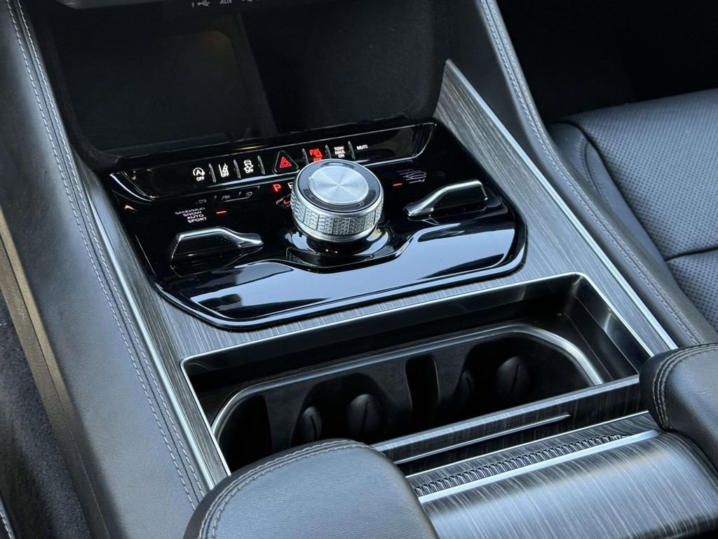 Used 2024 Jeep Wagoneer Series III image 17