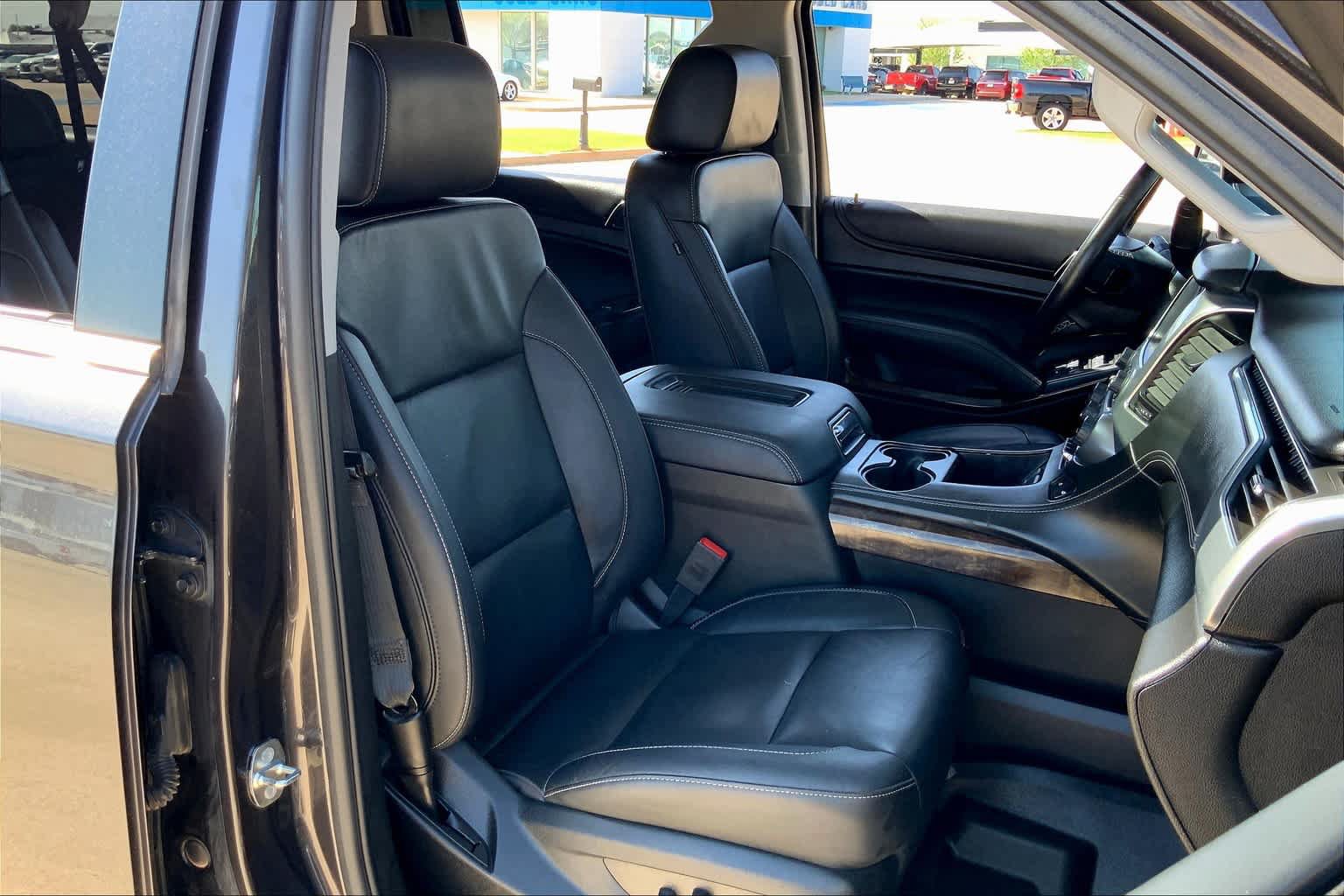 Used 2018 Chevrolet Suburban LT AWD/4WD image 9