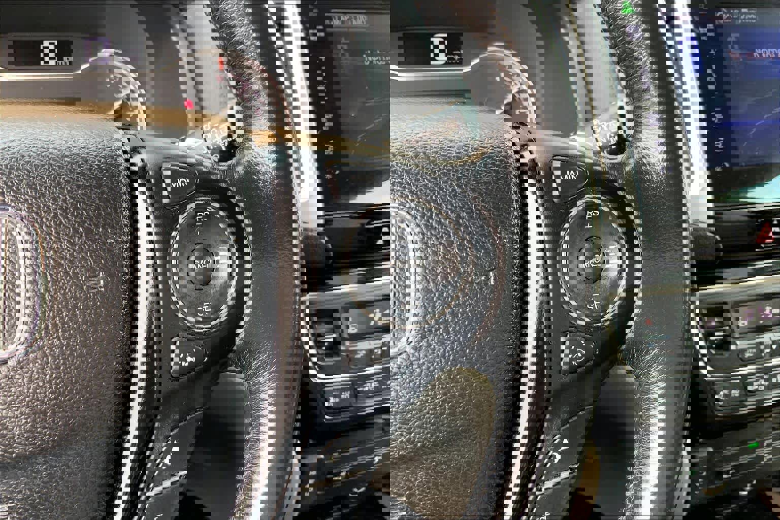 Used 2016 Honda Pilot Touring image 25