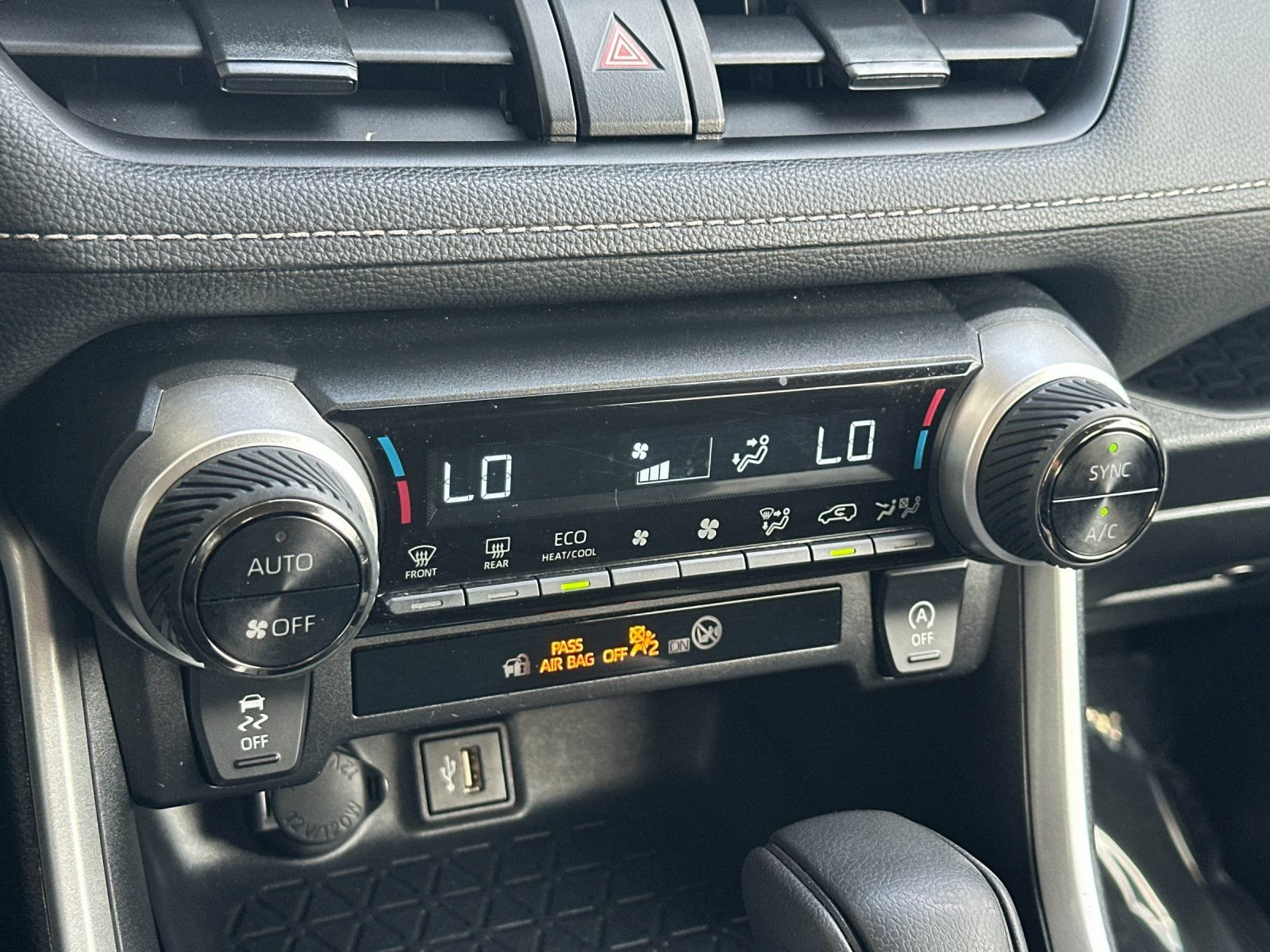 Used 2024 Toyota RAV4 XLE FWD image 18