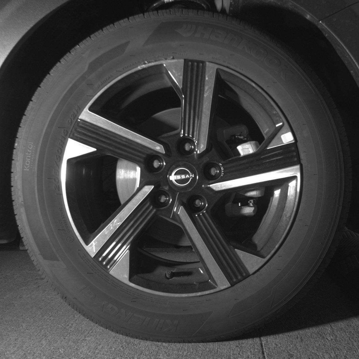 Used 2025 Nissan Sentra SV image 13