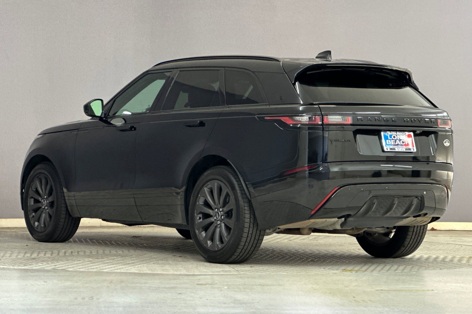 Used 2023 Land Rover Range Rover Velar R-Dynamic S image 3