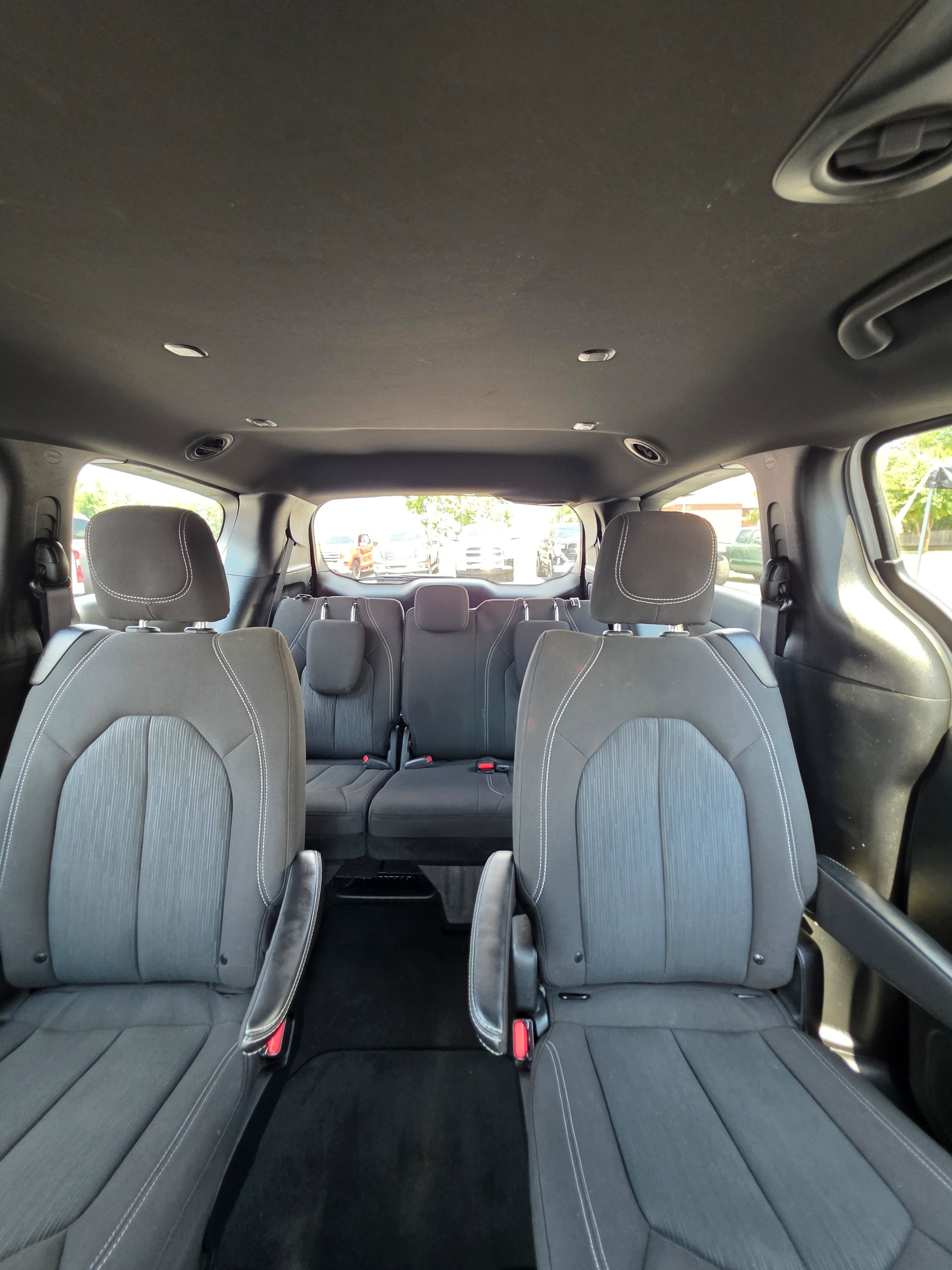 Used 2024 Chrysler Pacifica Touring FWD image 22