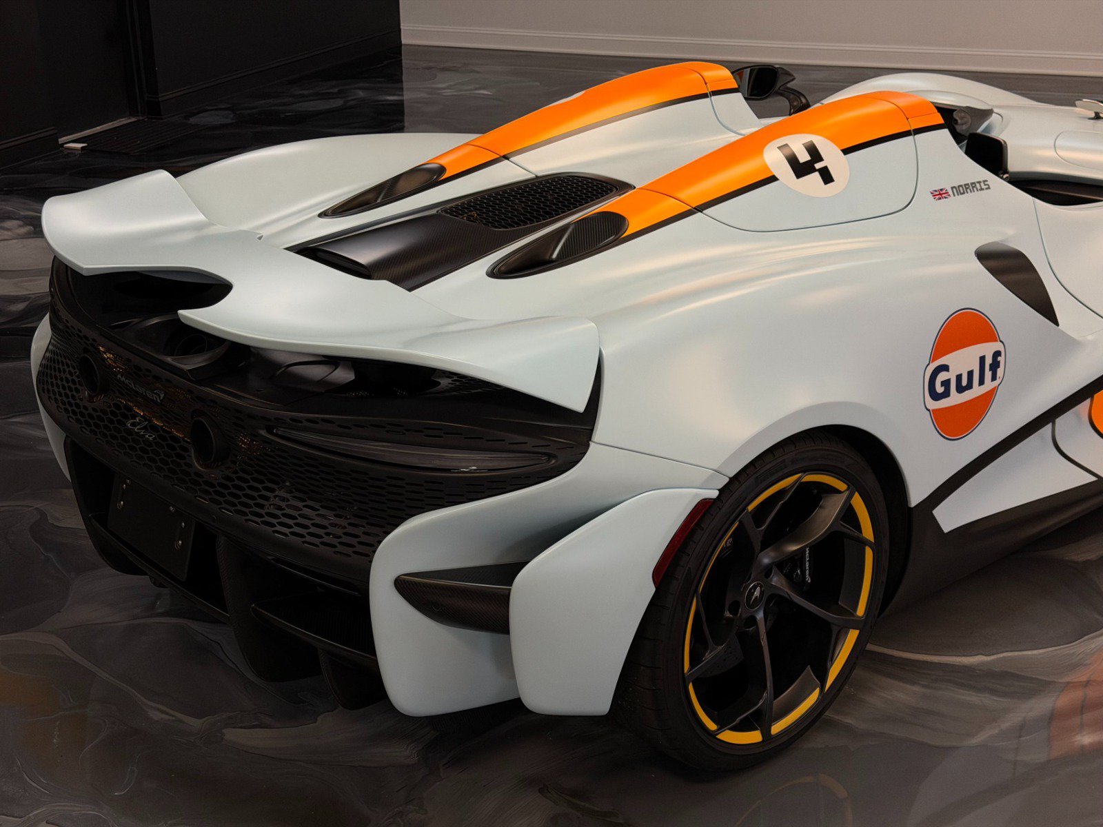 Used 2021 McLaren Elva RWD image 12