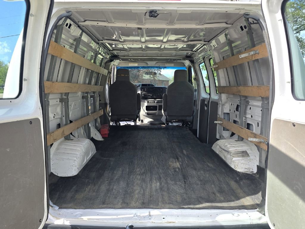 Used 2014 Ford E-250 and Econoline 250 w/ Power Group RWD image 17