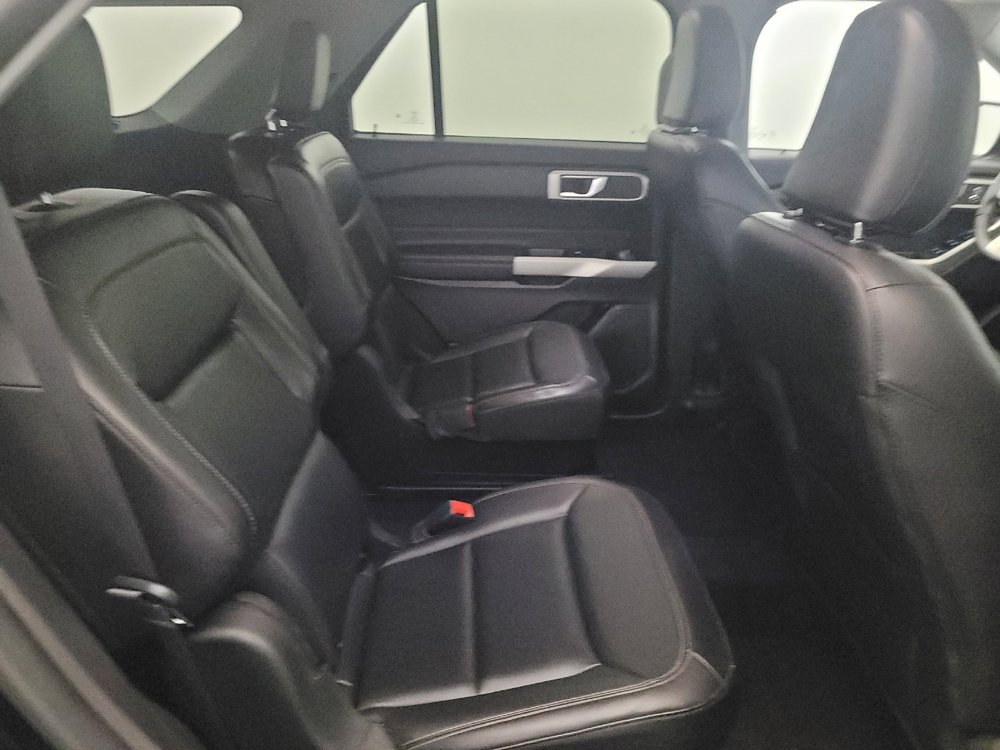 Used 2022 Ford Explorer XLT w/ Equipment Group 202A RWD image 19