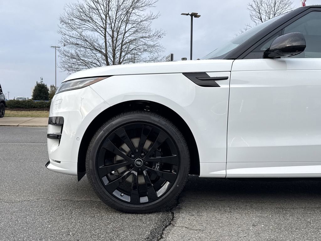 New 2025 Land Rover Range Rover Sport Dynamic SE image 9