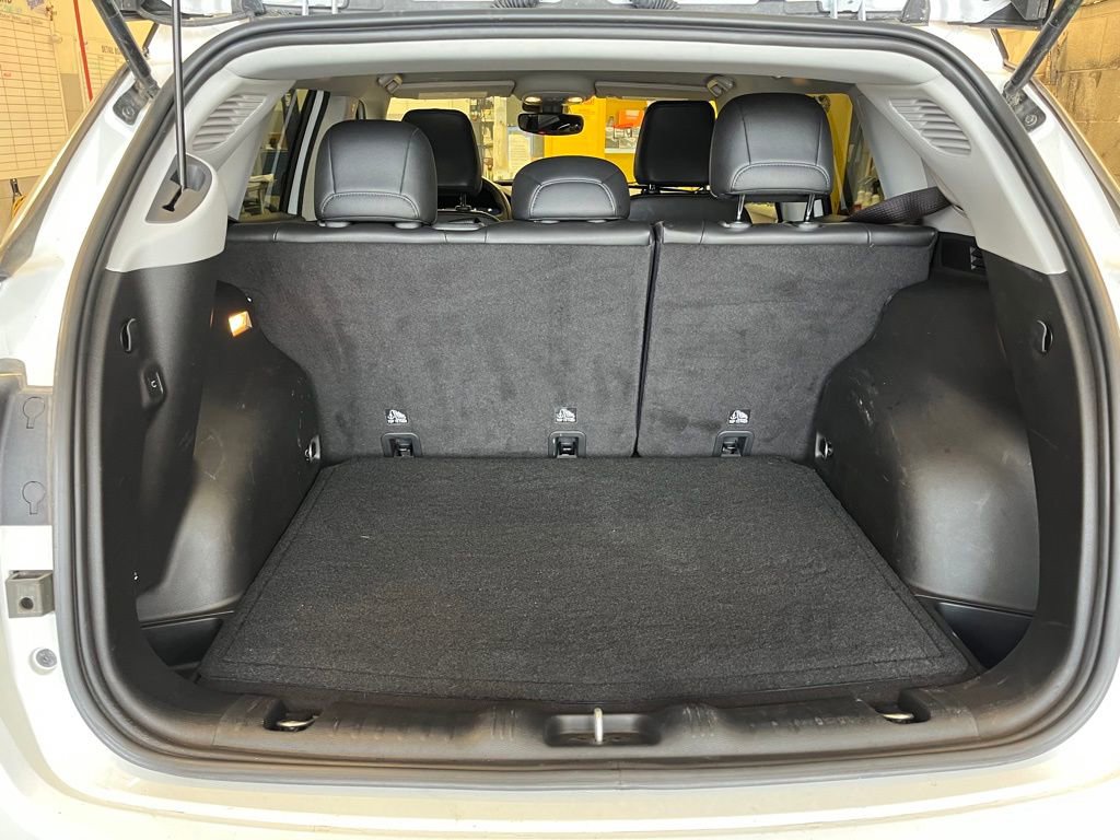 Used 2022 Jeep Compass Limited w/ Elite Group image 27