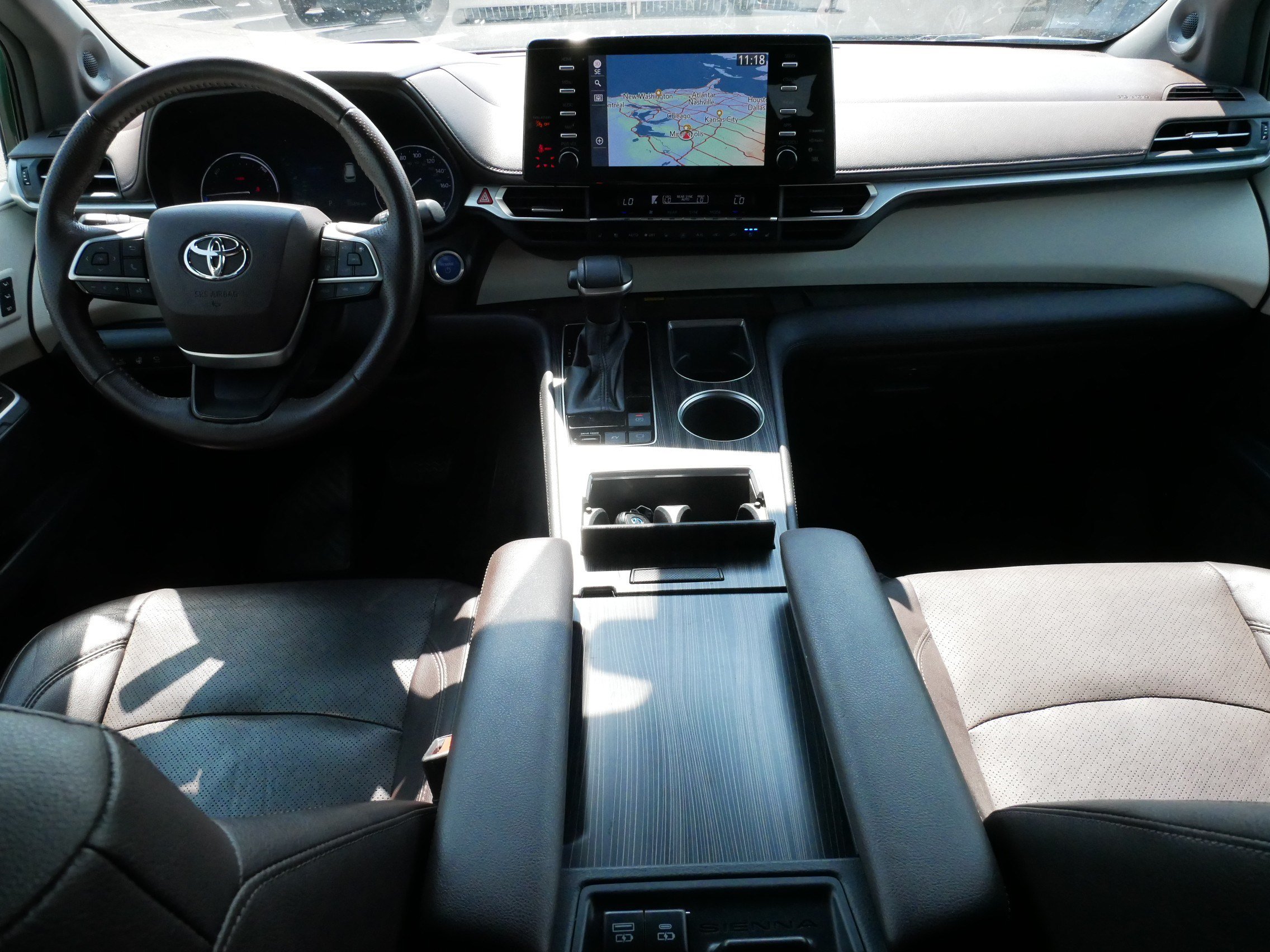 Certified 2021 Toyota Sienna Platinum FWD image 8