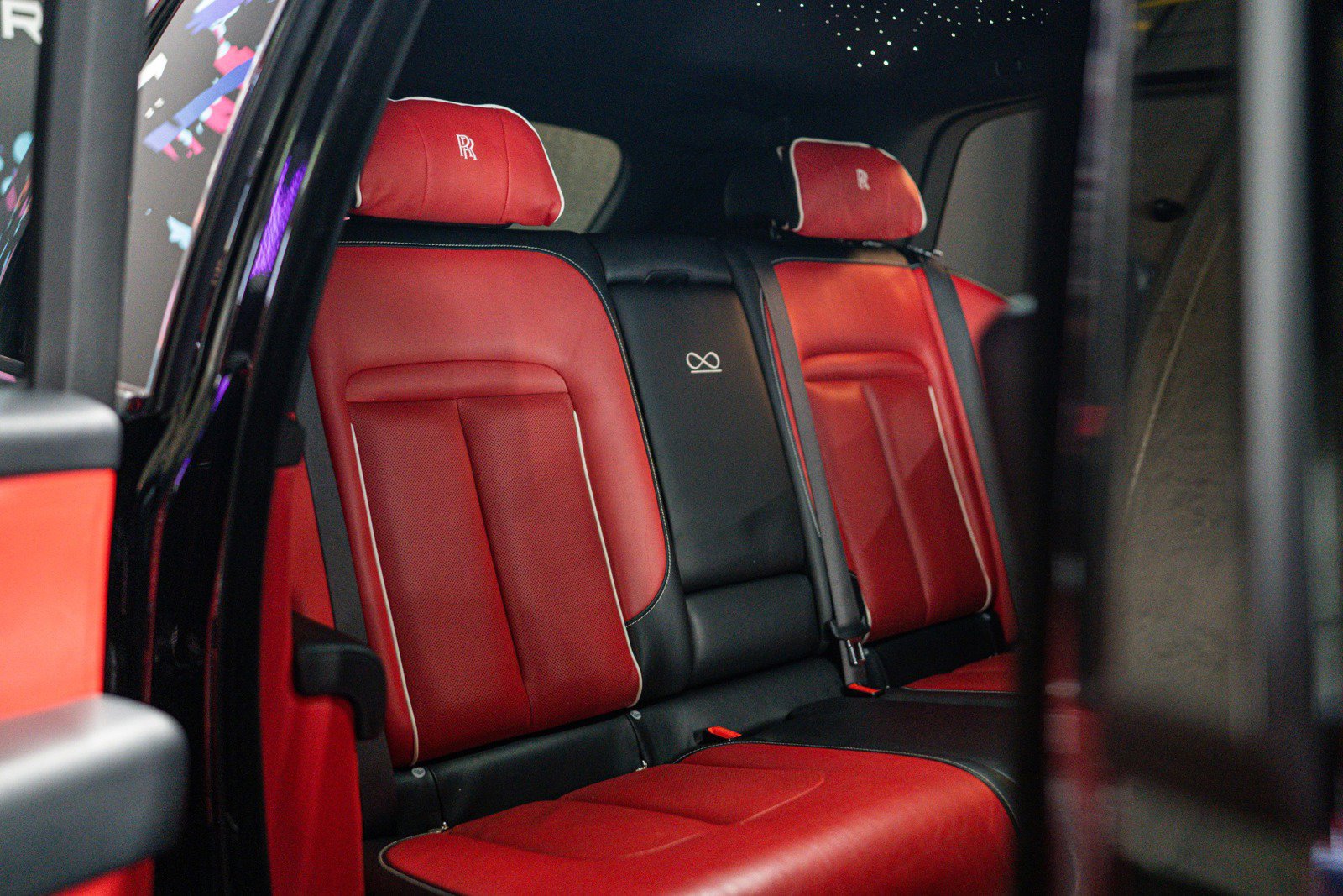 Used 2022 Rolls-Royce Cullinan Black Badge image 19