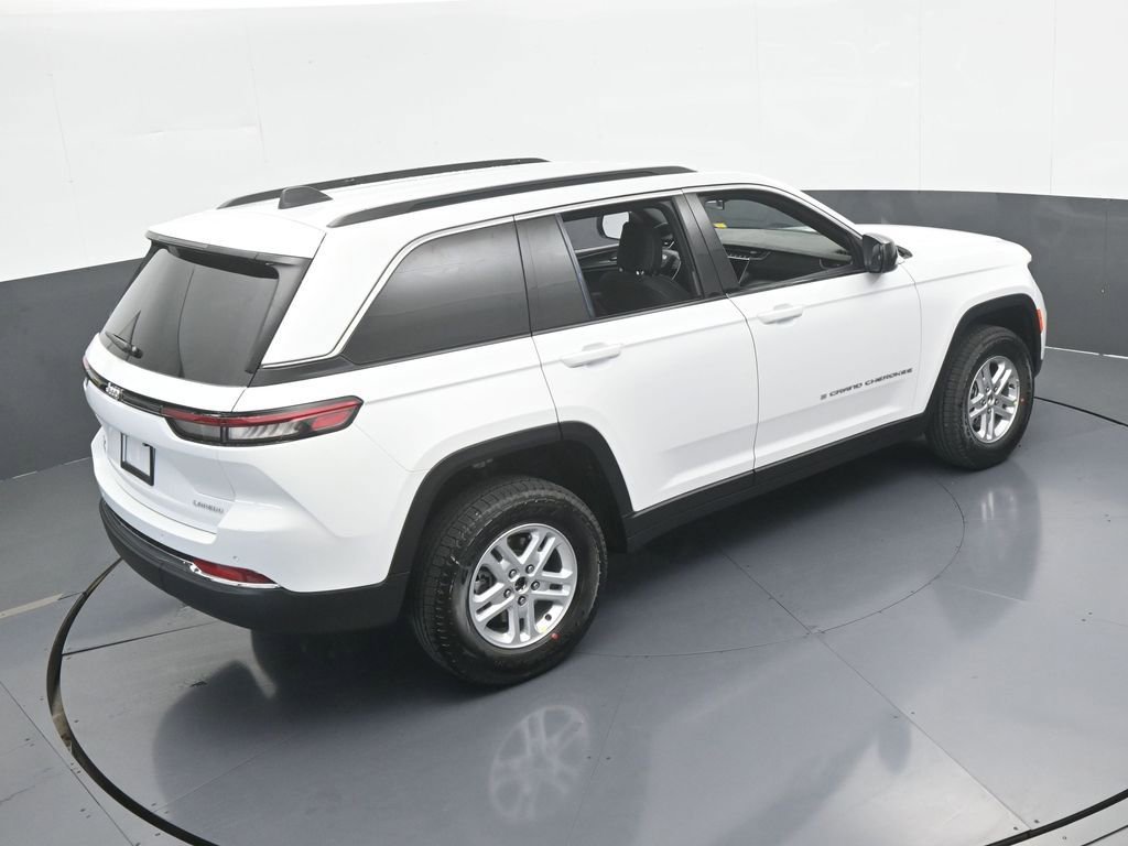 Used 2025 Jeep Grand Cherokee Laredo image 48