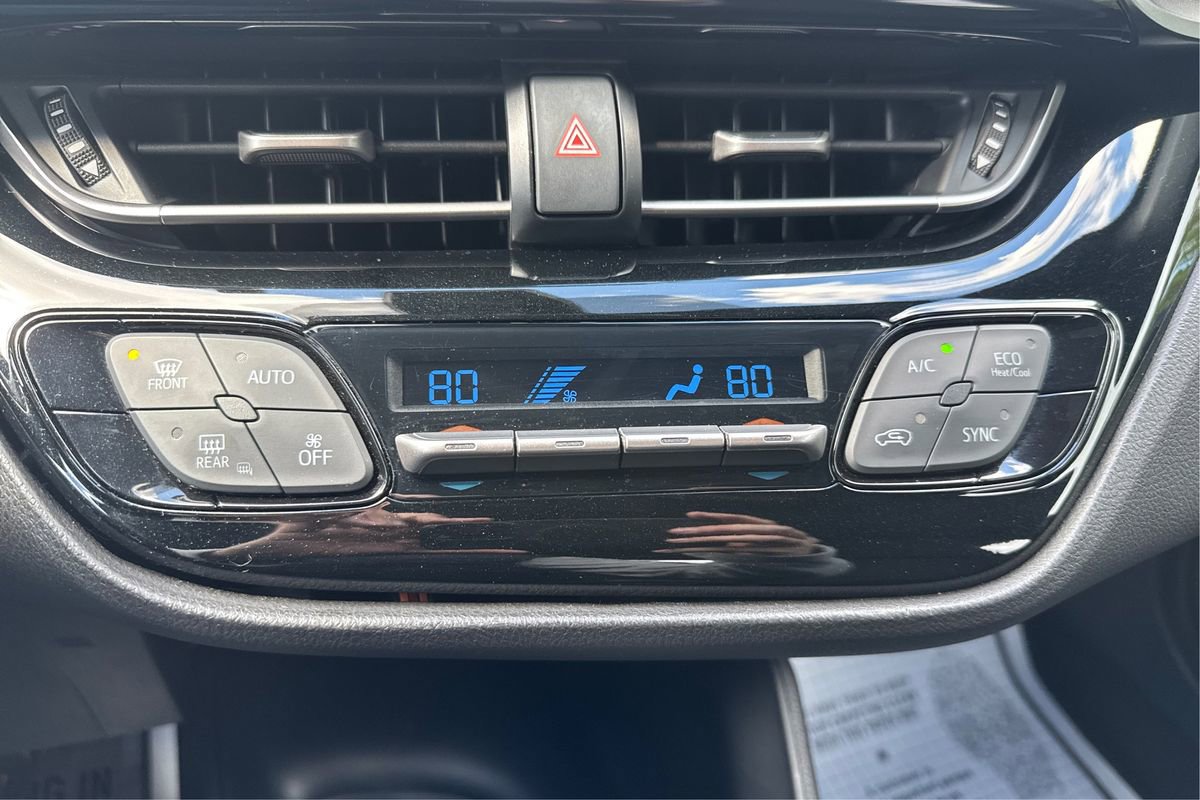 Used 2018 Toyota C-HR XLE FWD image 27