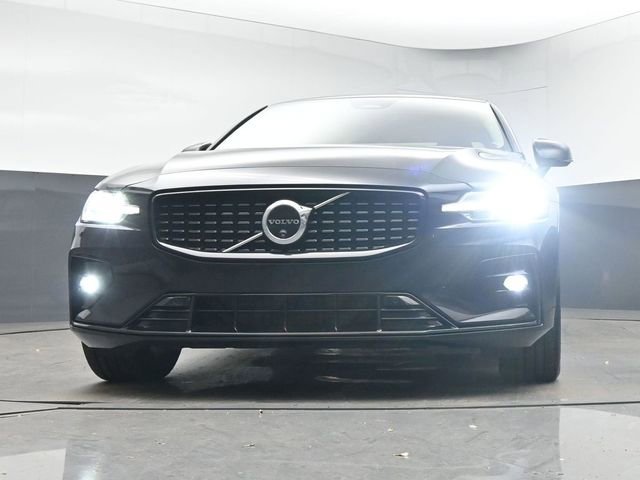 Used 2025 Volvo S60 B5 Plus AWD/4WD image 37