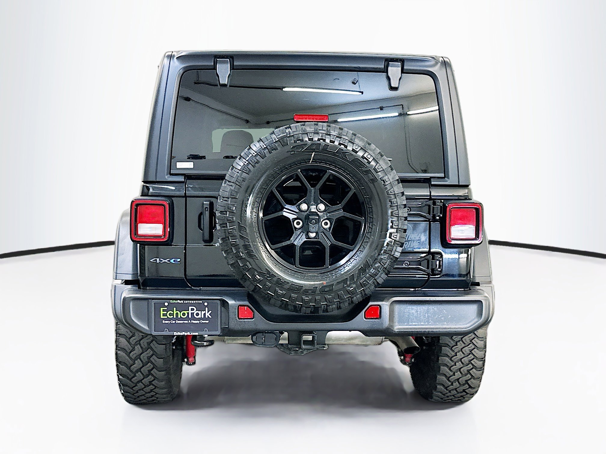 Used 2025 Jeep Wrangler Willys image 7