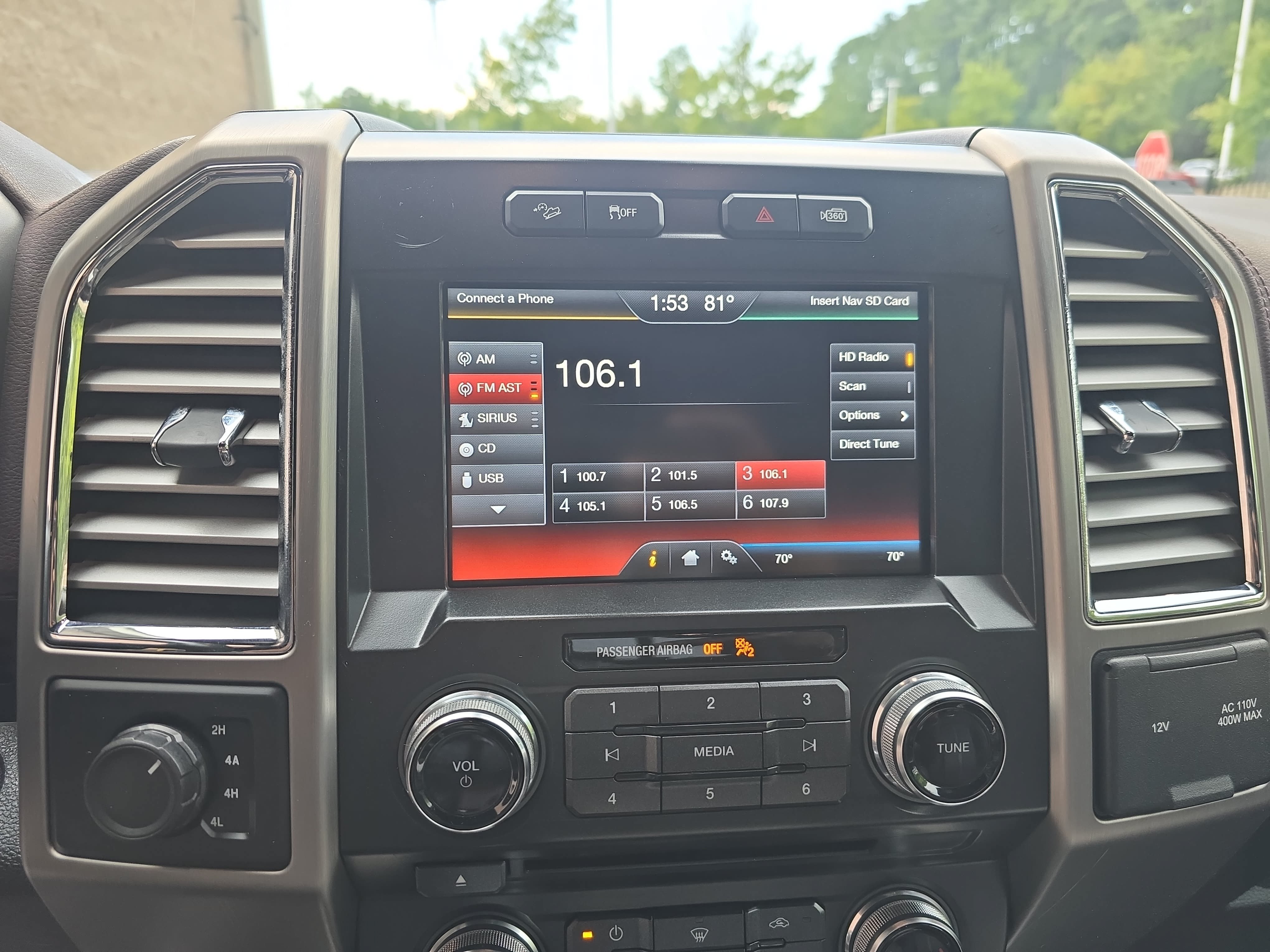 Used 2015 Ford F150 Platinum w/ Equipment Group 701A Luxury AWD/4WD image 20