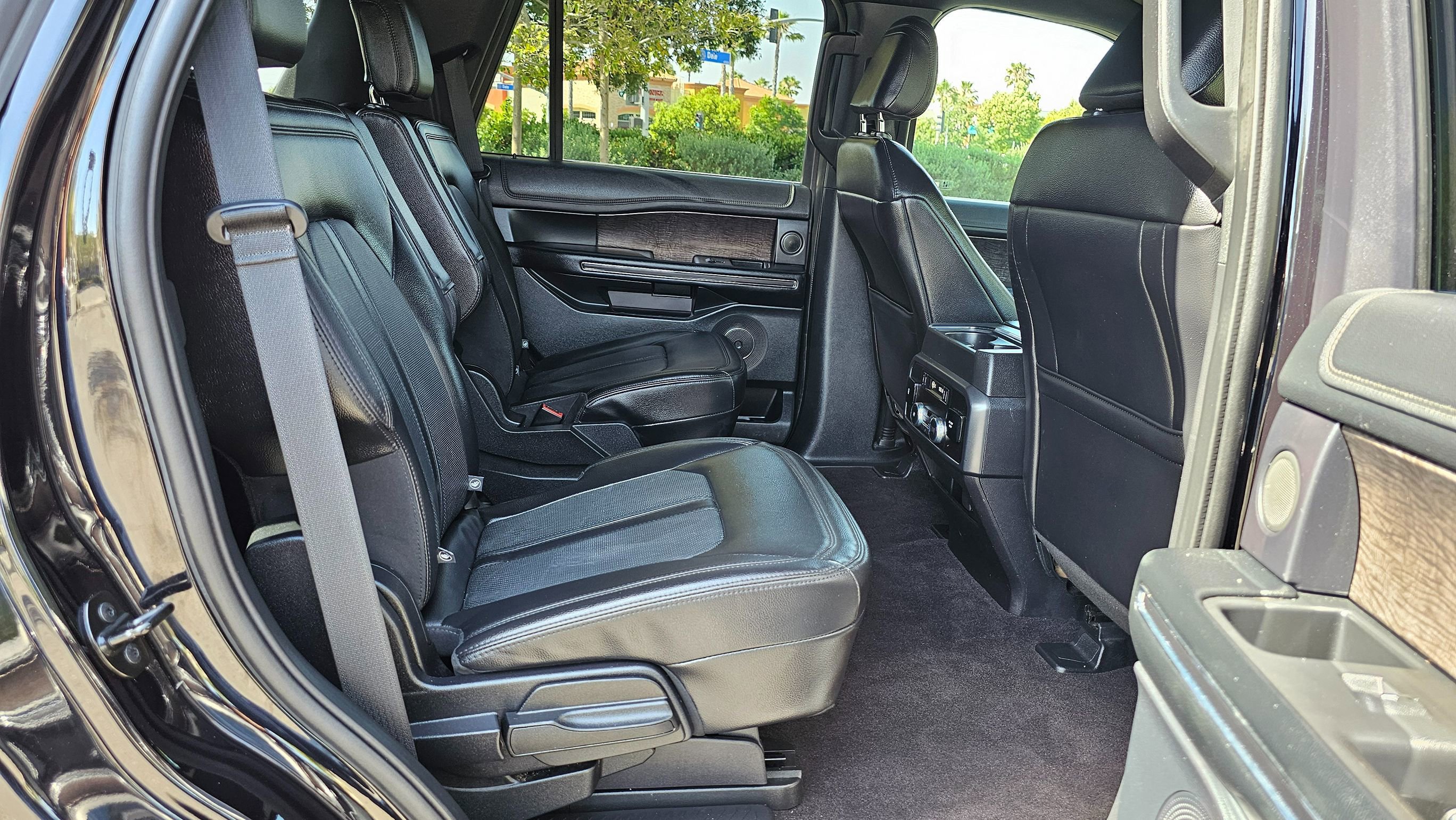 Used 2021 Ford Expedition Limited image 28