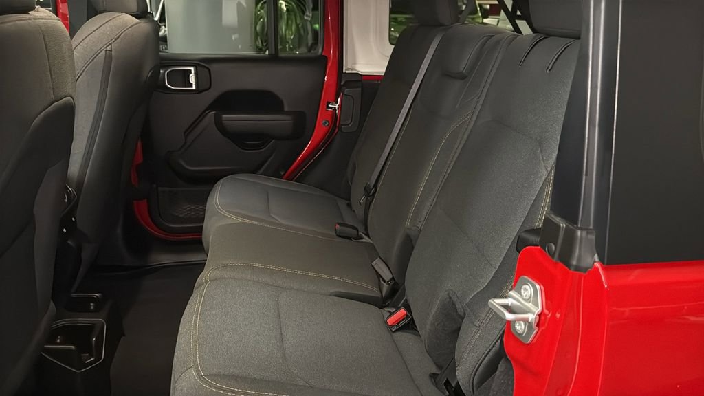 Used 2025 Jeep Wrangler Sport image 15
