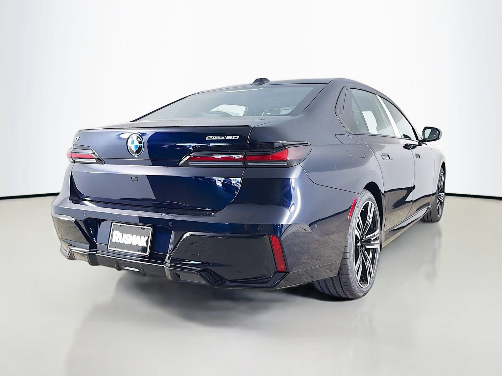 New 2026 BMW i7 xDrive60 w/ M Sport Package RWD image 8