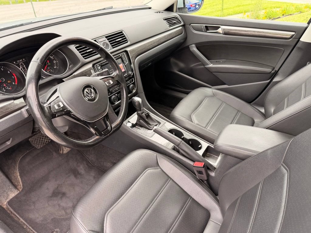 Used 2017 Volkswagen Passat 1.8T SE w/ SE Lighting Package FWD image 28