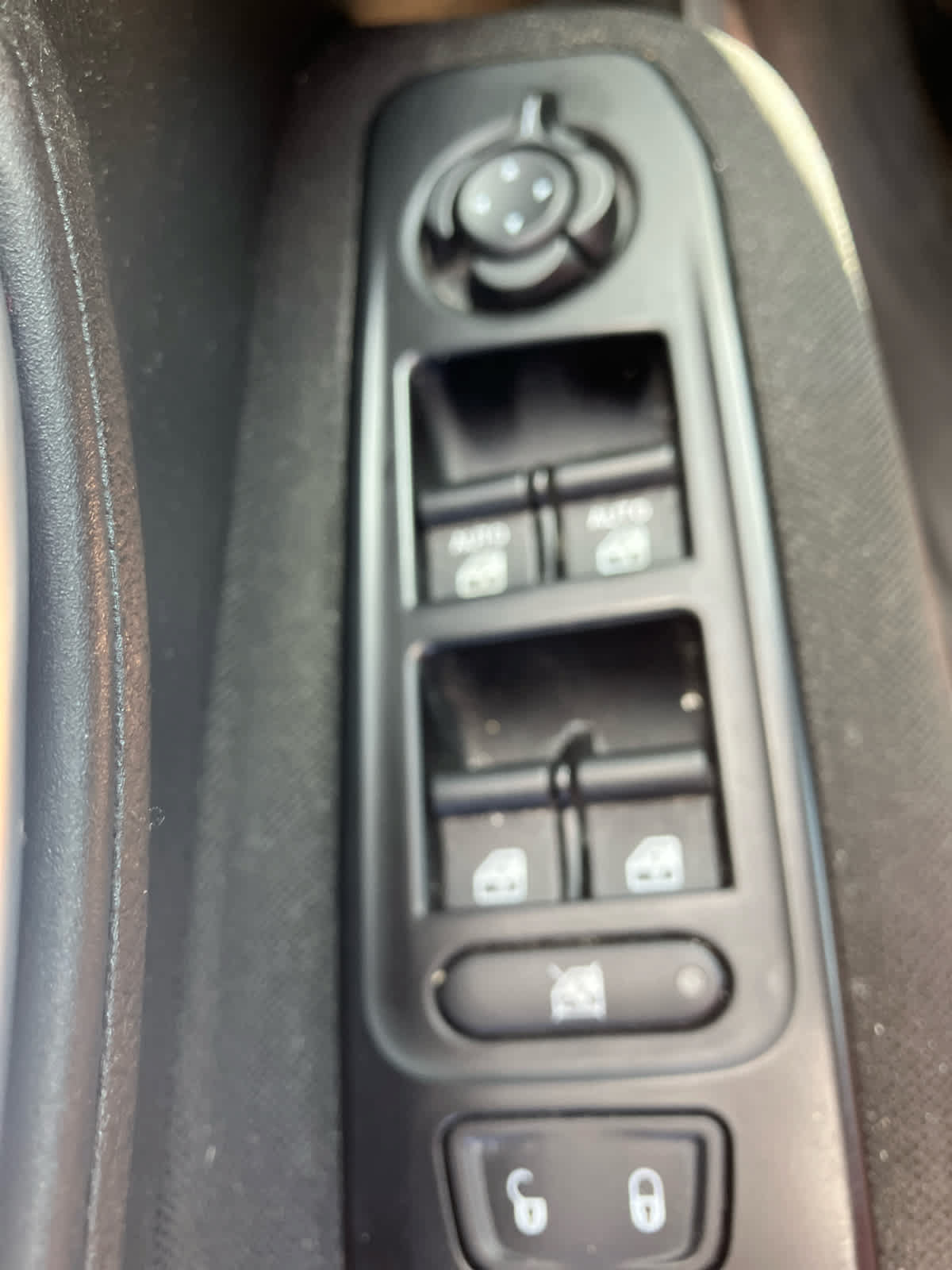 Used 2021 Jeep Renegade Latitude FWD image 12