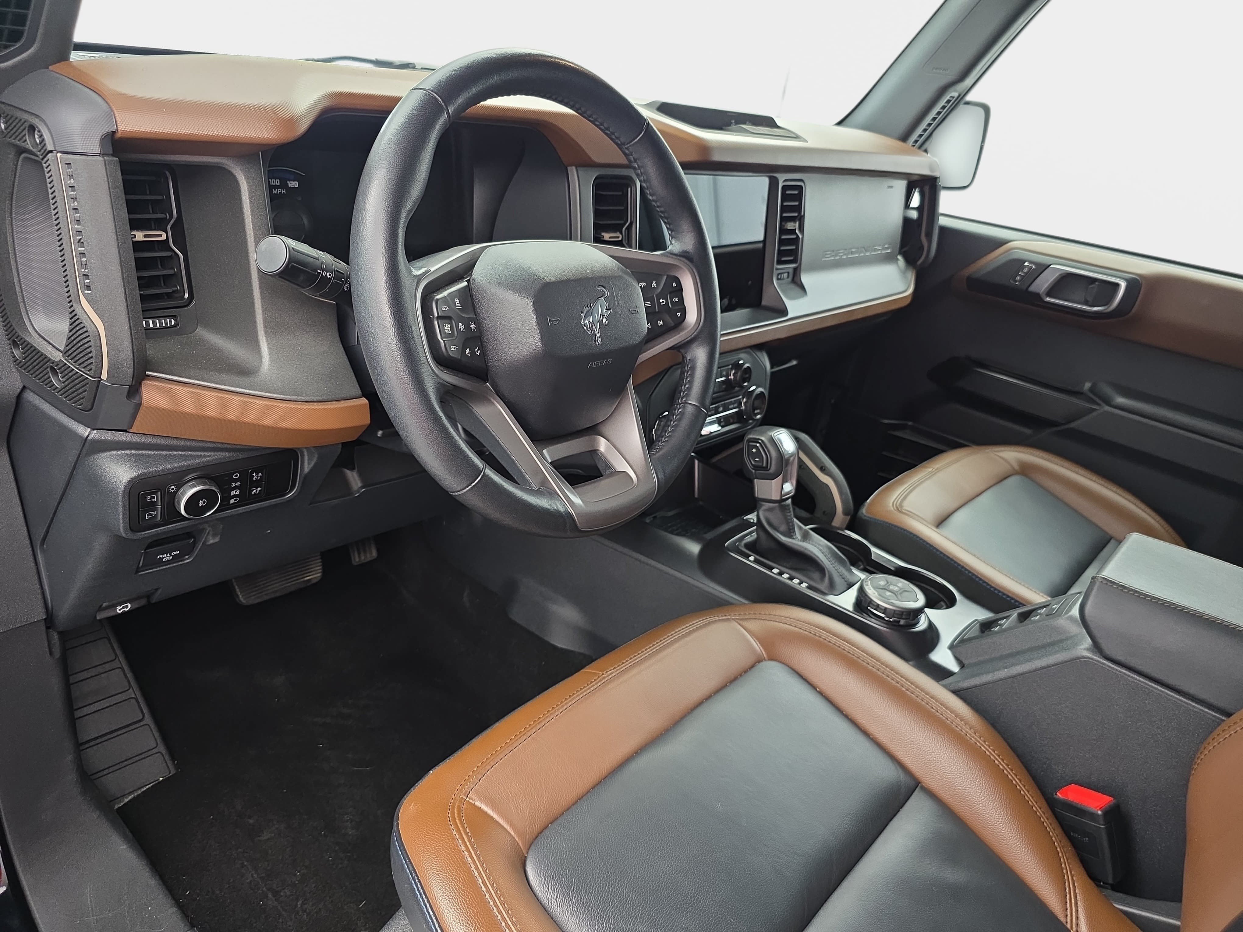 Used 2024 Ford Bronco Outer Banks AWD/4WD image 15